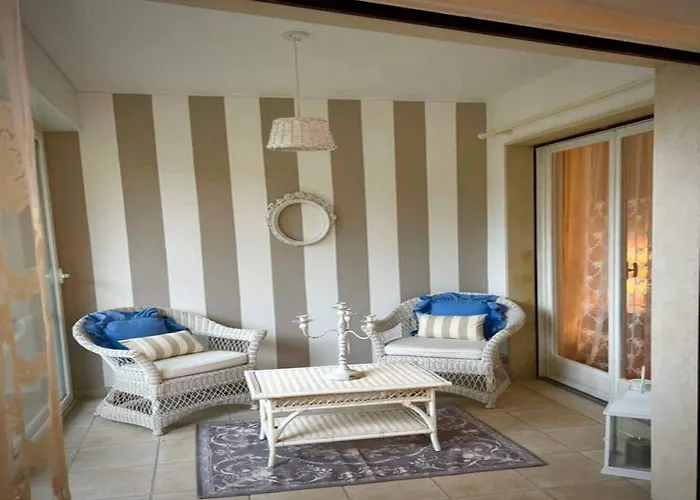 Garden View In With Veranda Апартаменты *