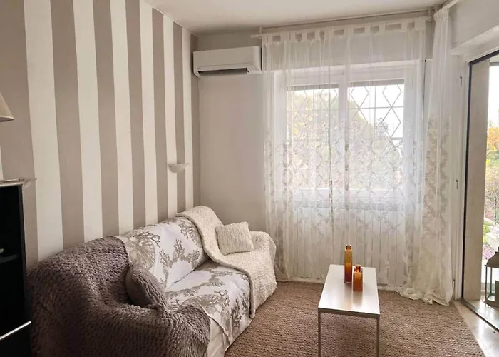 Garden View In With Veranda Апартаменты Санремо