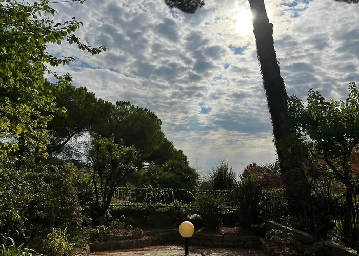 Апартаменты Garden View In With Veranda *