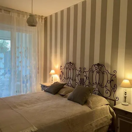 Garden View In With Veranda *