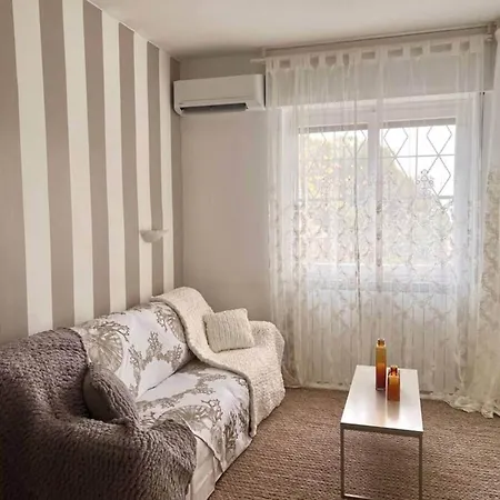 Garden View In With Veranda Апартаменты Санремо