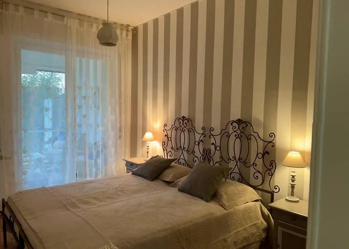 Garden View In With Veranda *